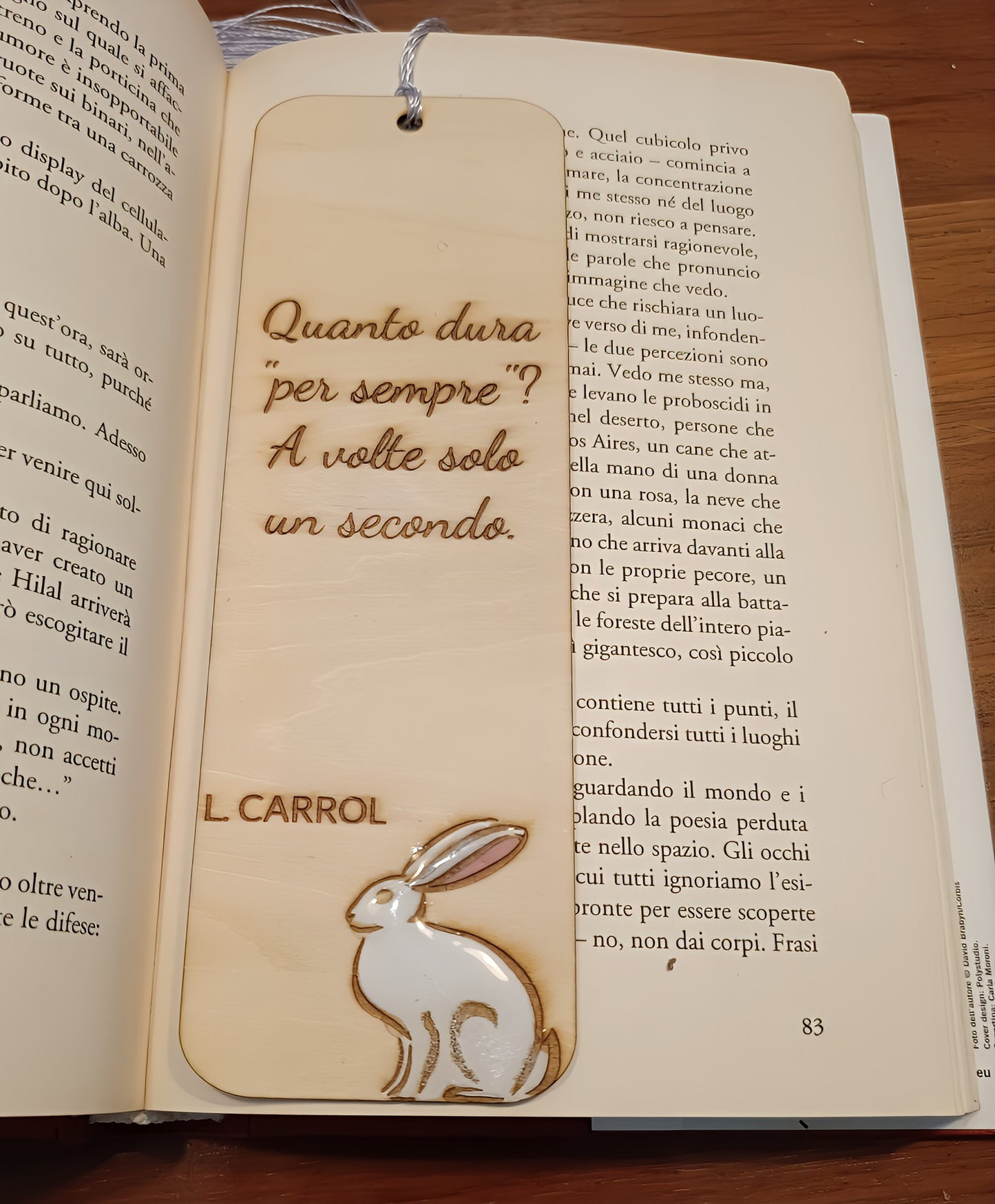 Wooden engraved Alice in Wonderland bookmark with Italian quote and white rabbit on open book