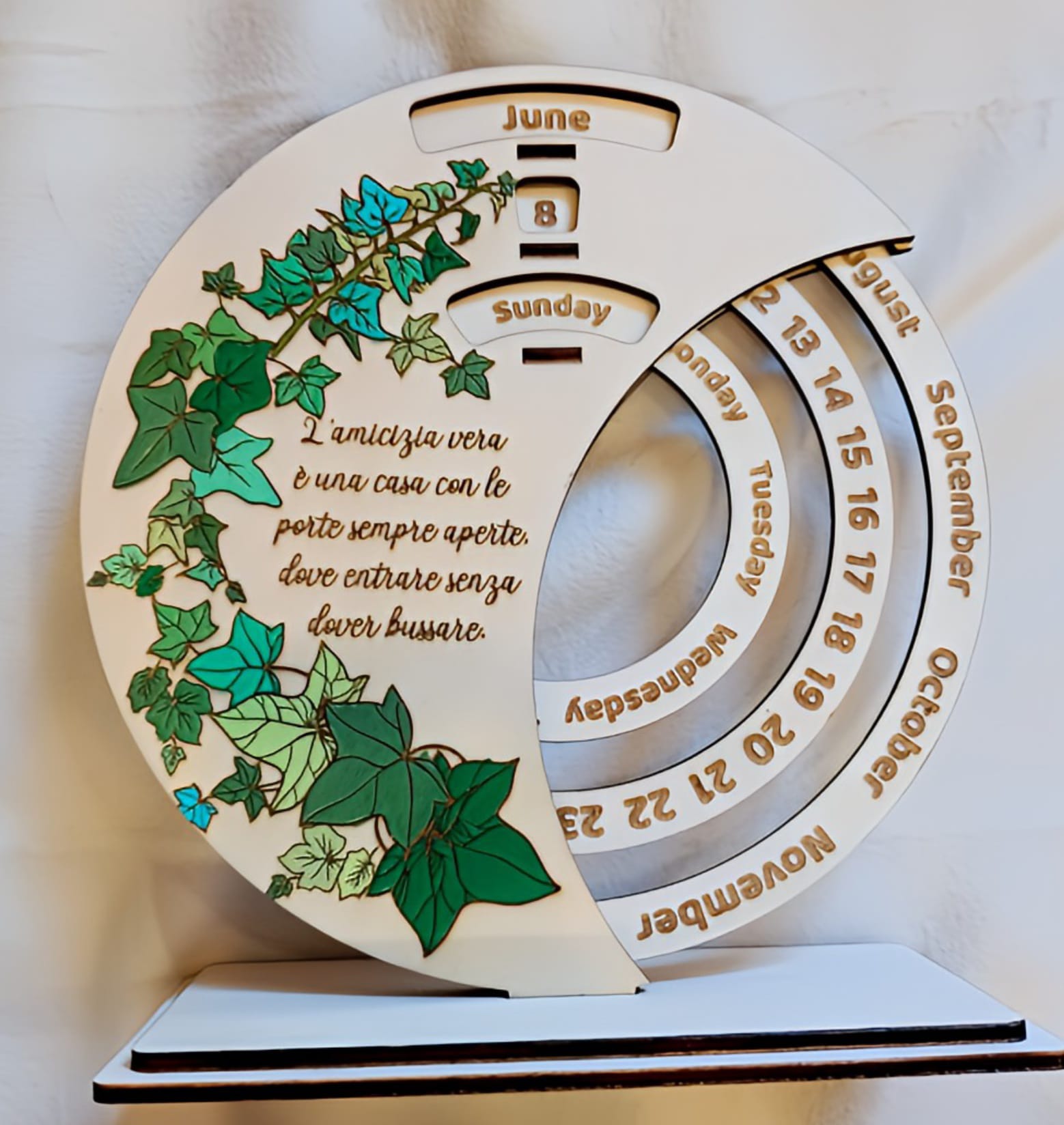 Wooden perpetual calendar with ivy design, Italian friendship quote, date June 8 Sunday